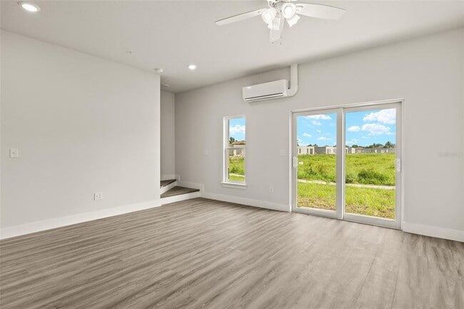 Foto del edificio - 14985 Sunset Eve Lp