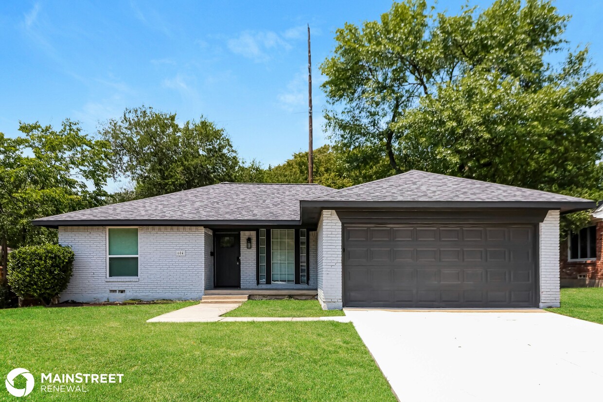 Foto principal - 604 S Weatherred Dr