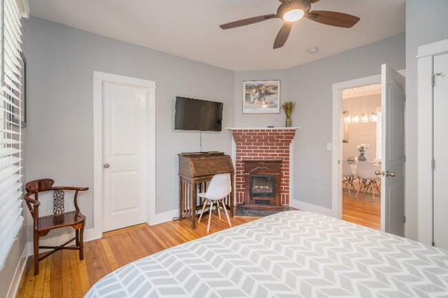 Building Photo - 26 Hanover St