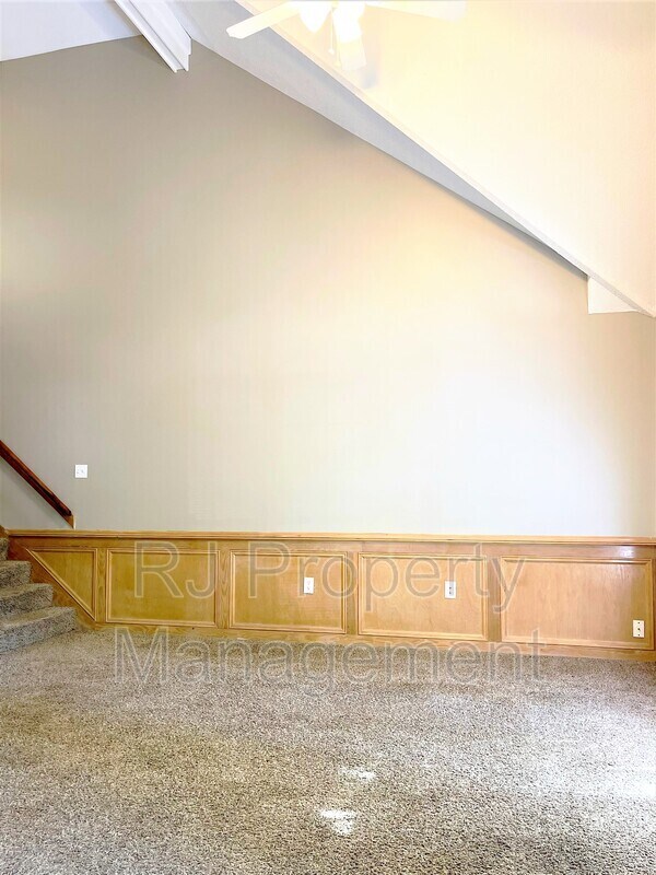 Building Photo - 5816 N Newberry Ln