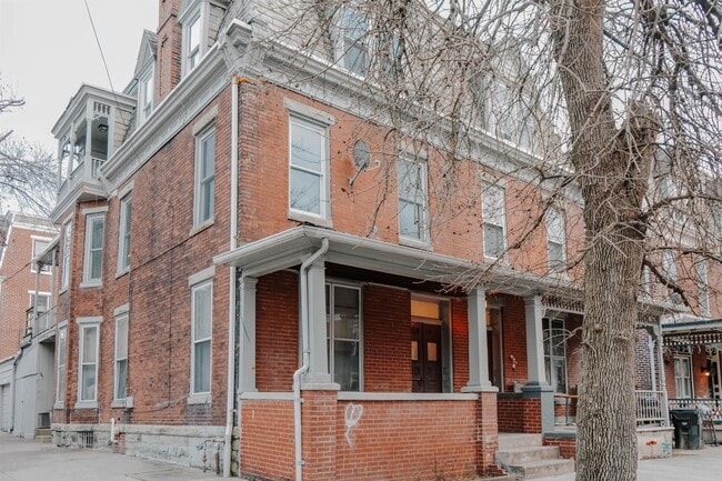 Building Photo - 1531 Green St