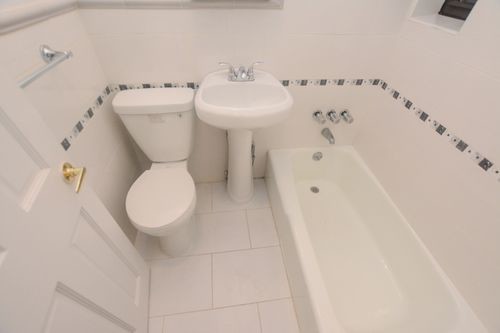 Foto del edificio - 331 E 93rd St