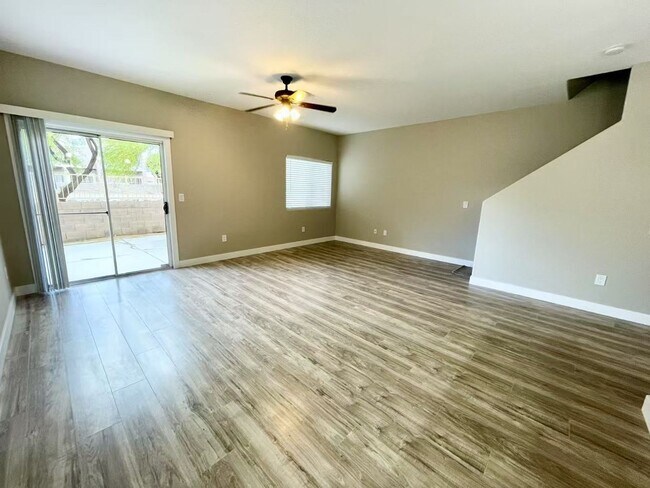 Foto del edificio - Inside the gated community townhouse