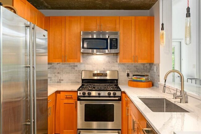 Foto del edificio - 850 Ralph McGill Blvd NE