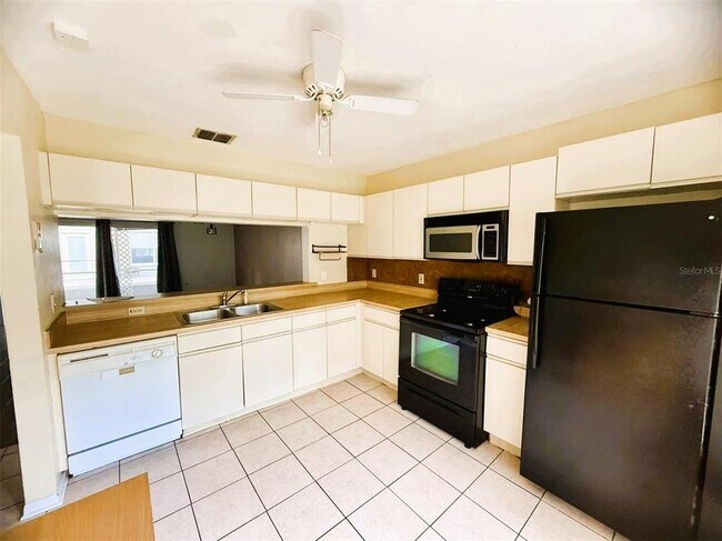 Foto del edificio - 986 Tillery Way