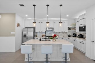 Building Photo - 6715 Iron Clover Dr