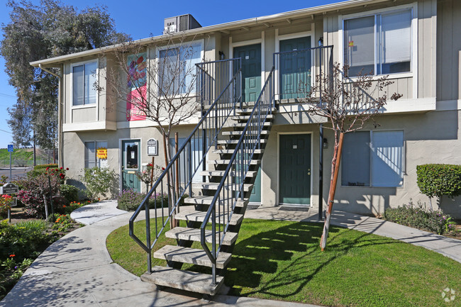 Building Photo - Creekside Apartments