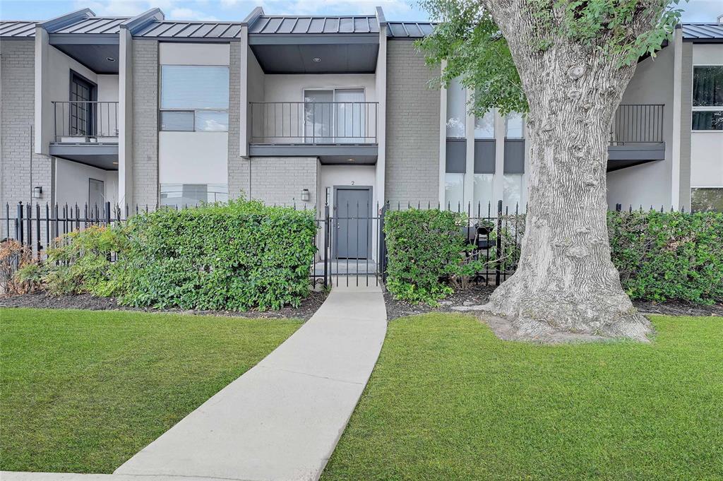 Primary Photo - 1300 Augusta Dr