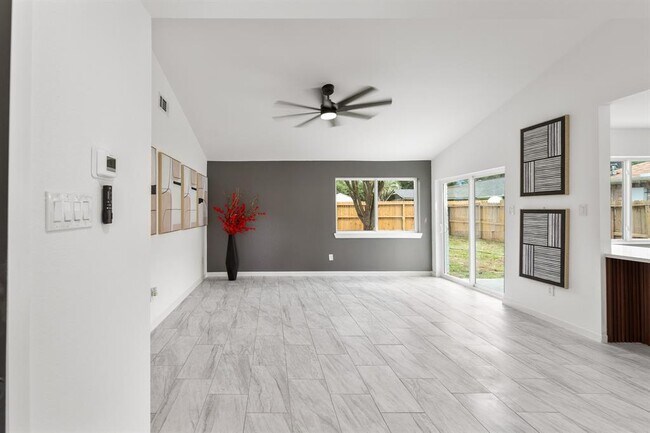 Building Photo - 11819 Ryewater Dr