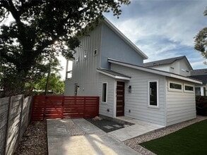 Building Photo - 1404 Marcus Pl