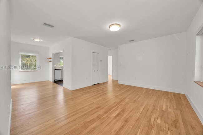 Building Photo - 5510 SW 76th St