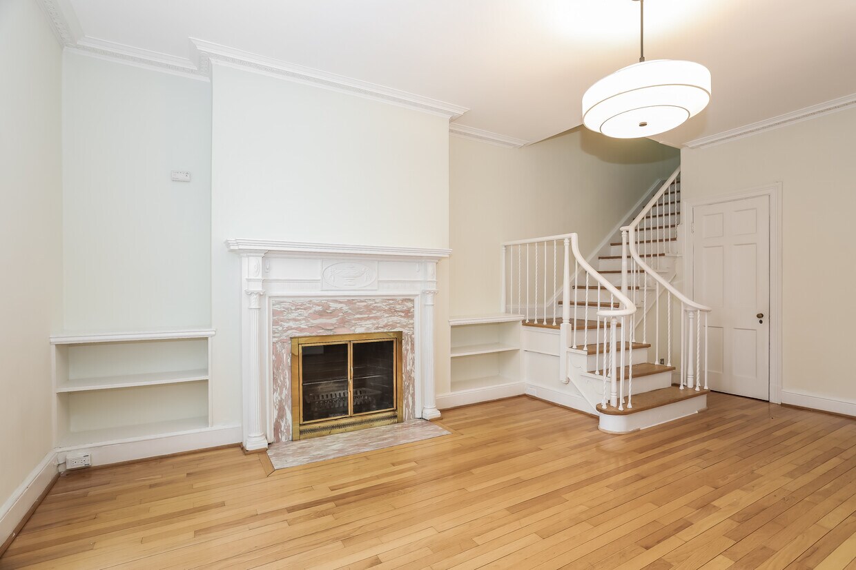 Photo - 2927 Cathedral Ave NW-