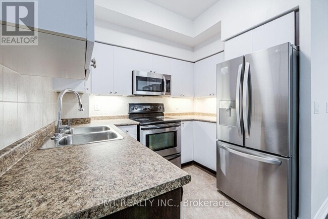 Building Photo - 388 Prince of Wales Dr