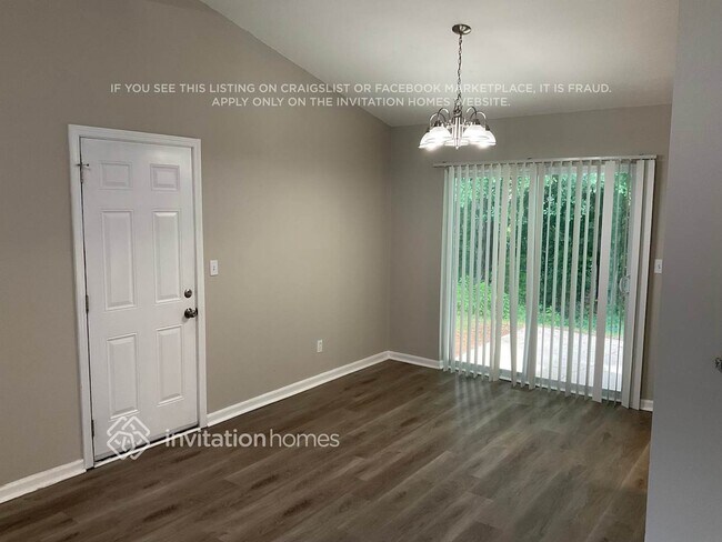 Foto del edificio - 2413 Leslie Brook Dr