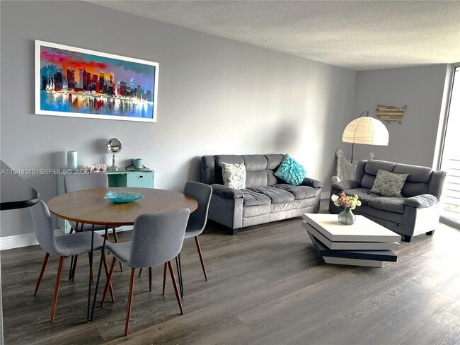 Building Photo - 325 S Biscayne Blvd