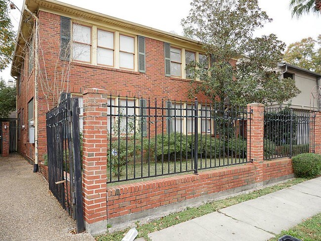 Building Photo - 2306 Hazard St
