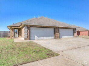 Building Photo - 15105 Kyle Dr