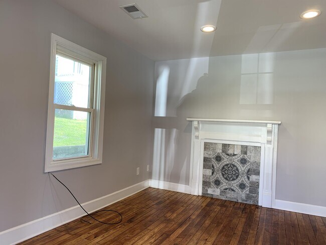 Building Photo - 1000 Altavista Ave