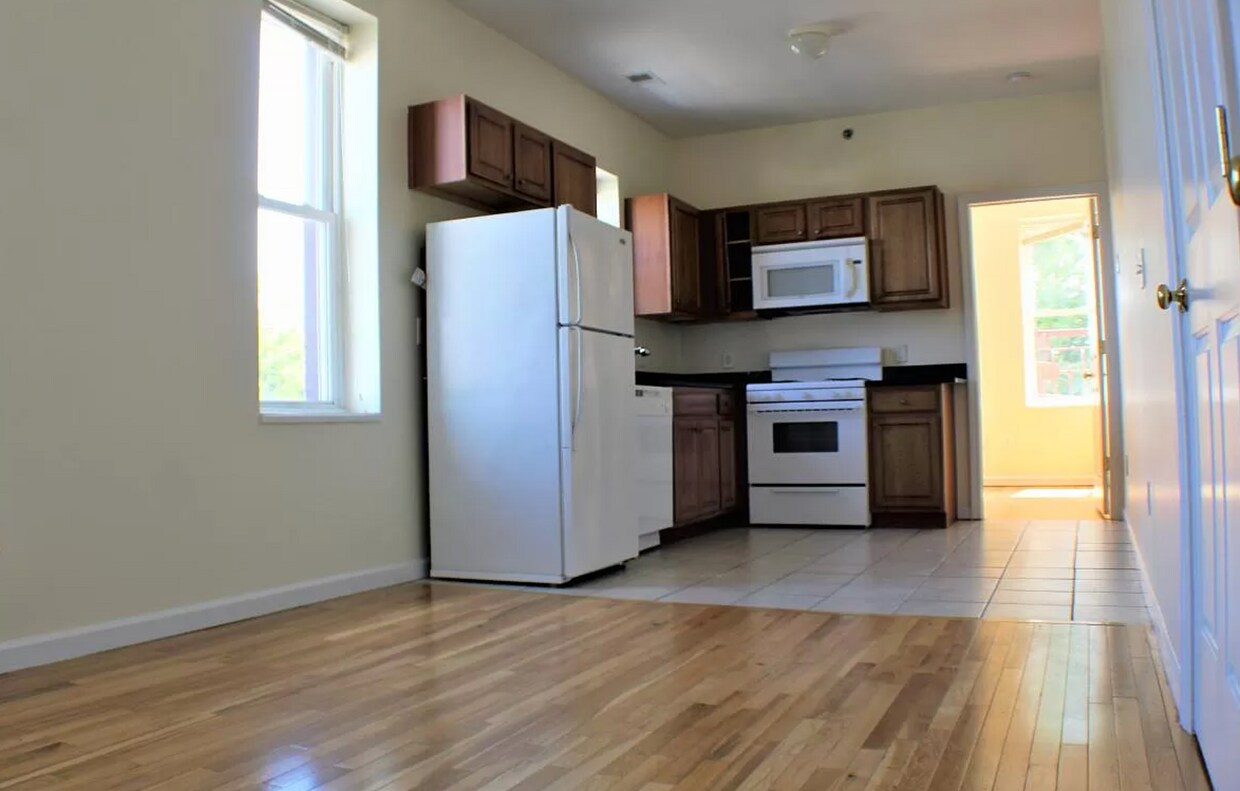 Primary Photo - 9 Parnell Pl