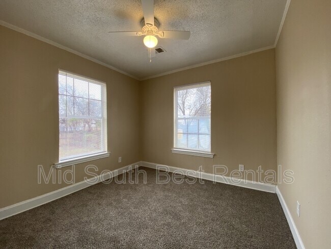 Building Photo - 3176 Crump Ave