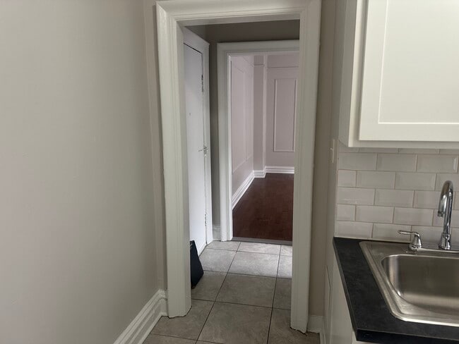 Foto del edificio - 125 Corbin Ave