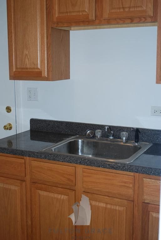 Foto del edificio - 6341 N Magnolia Ave