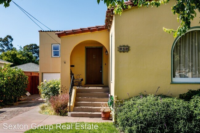 Building Photo - 4 br, 2 bath House - 818 Collier Dr