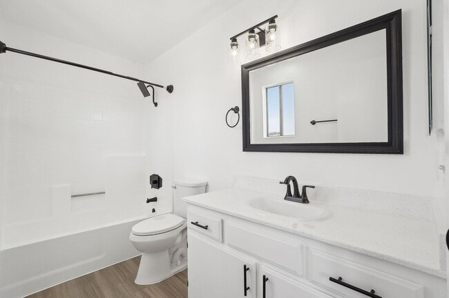 Interior Photo - Virgil Plaza Apartments