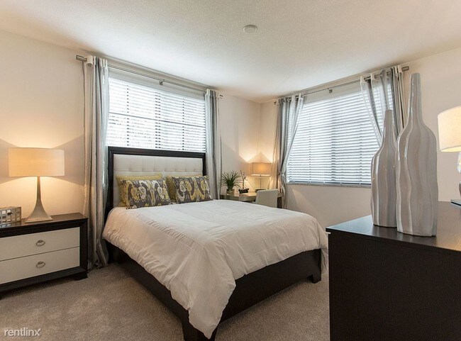 Building Photo - 3 br, 2.5 bath House - 5973 Toscana Dr # 1