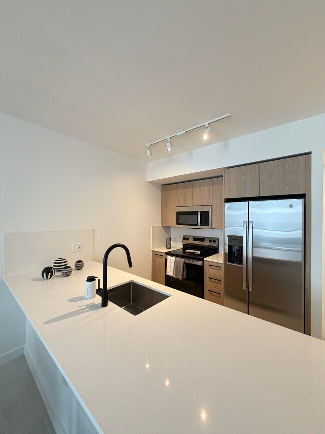 Foto del edificio - 1690 NW 28th Ave