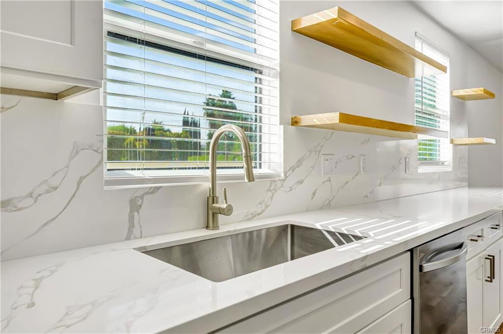 Foto principal - 6350 Woodlake Ave