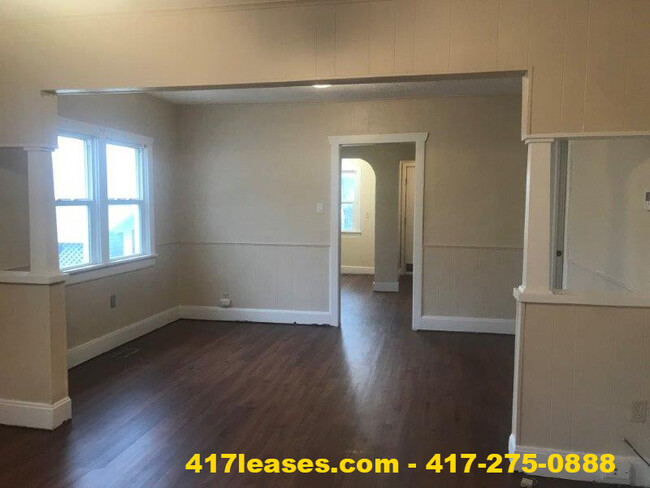 Building Photo - 2229 N Johnston Ave