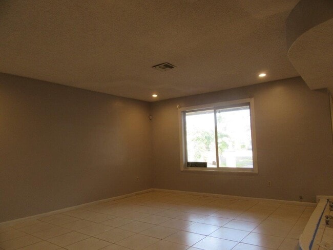 Building Photo - 4100 NW 110th Ave