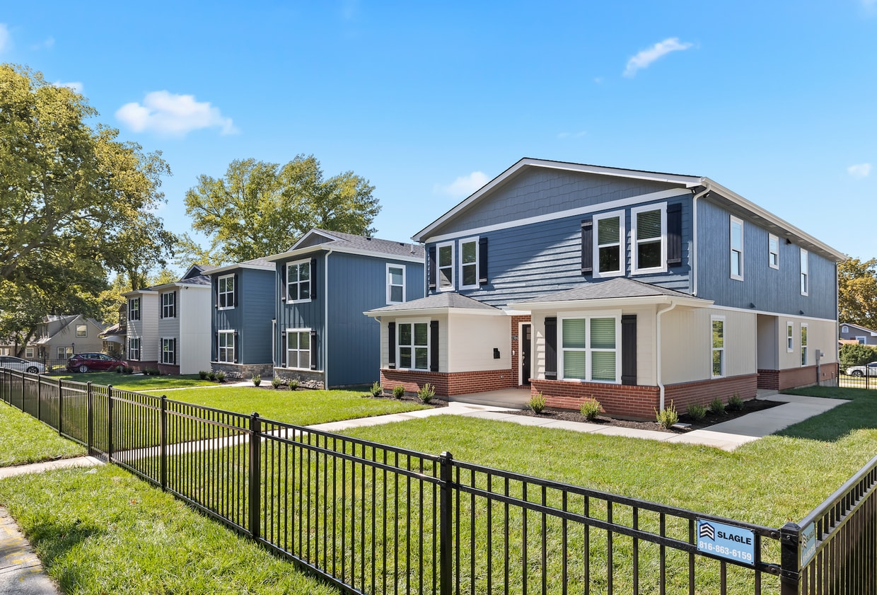 Foto principal - Main Street Townhomes