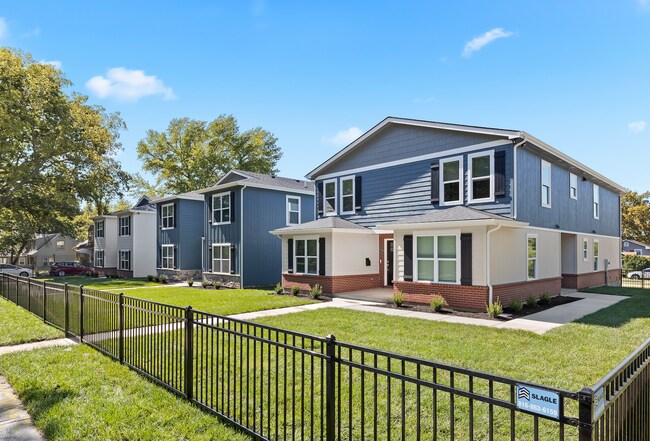 Foto del edificio - Main St Townhomes