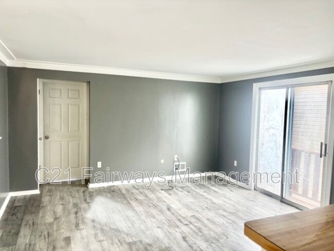Building Photo - 1222 Broadway Ave