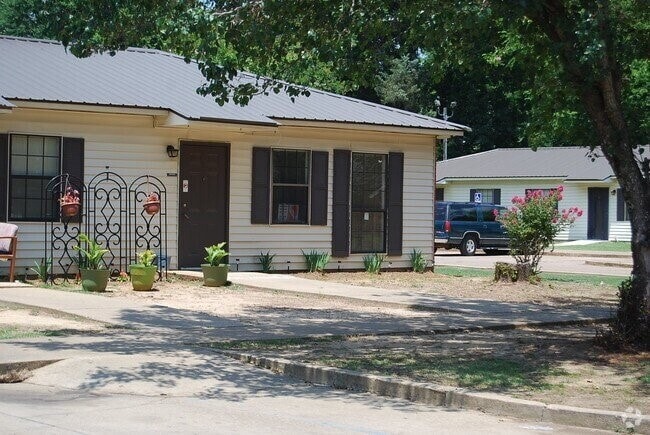 Building Photo - 4191 Broad St