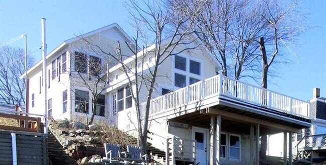 Foto del edificio - 102 King Phillip Ave