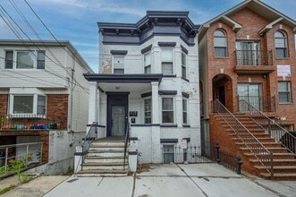 Building Photo - 569 Liberty Ave