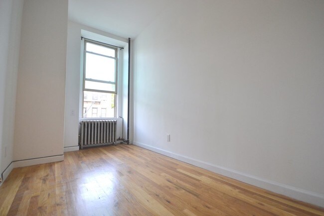 Building Photo - 124 Jefferson Ave