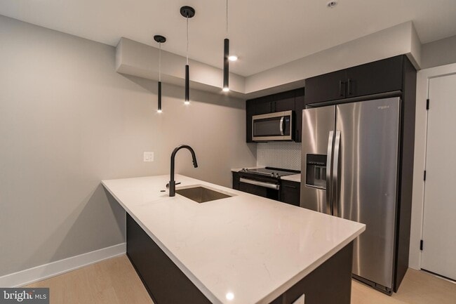 Foto del edificio - 6604 Ridge Ave
