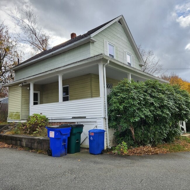 Building Photo - 49 Elm St