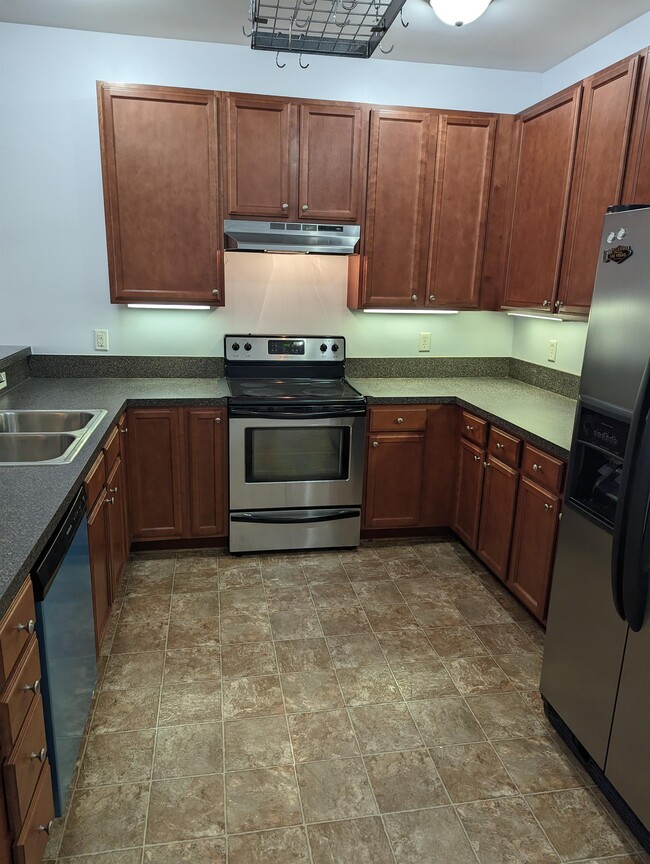 Building Photo - 920 Southmoor Dr