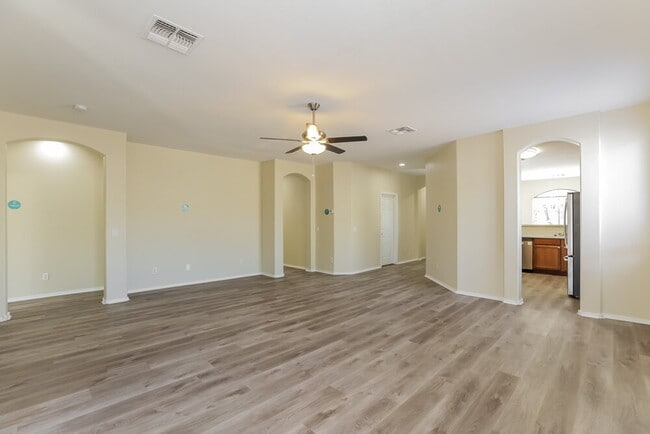 Building Photo - 6603 S 17th Ave
