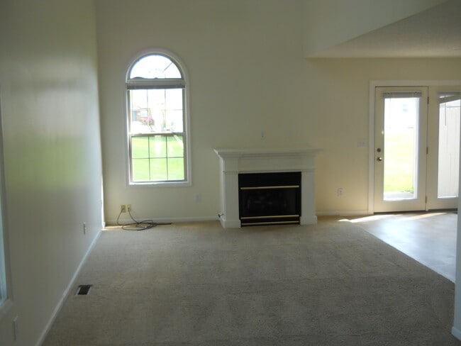 Building Photo - 981 Jasmine Dr