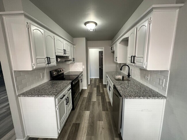 Foto del edificio - Remodeled 3bed/2bath Home Available in Yuk...