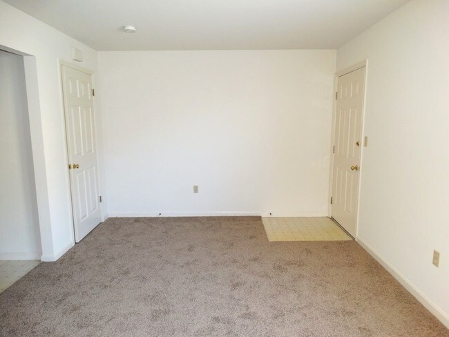 Building Photo - 75 Westpointe Ln