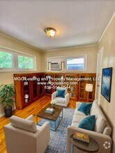 Building Photo - 226 SW McClendon Dr