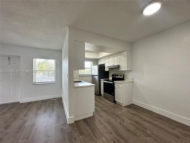 Foto del edificio - 3660 NE 11th Ave
