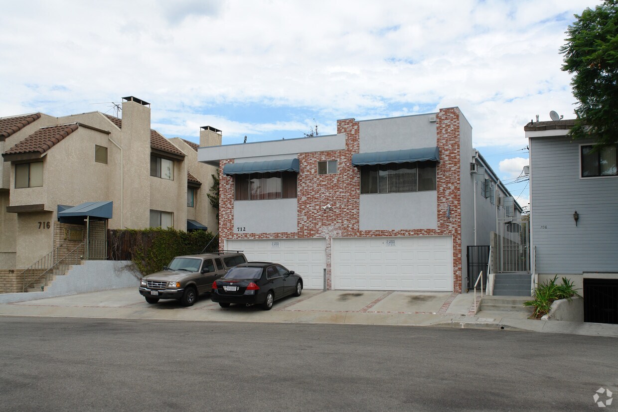 Building Photo - 712 N Isabel St